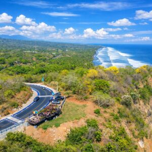 En venta 2,004 V² Frente a Playa en Surf City 2, El Salvador.