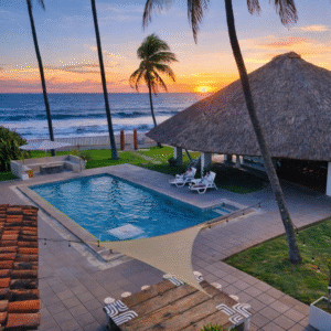 En Venta Casa Frente A Playa Amatecampo, El Salvador